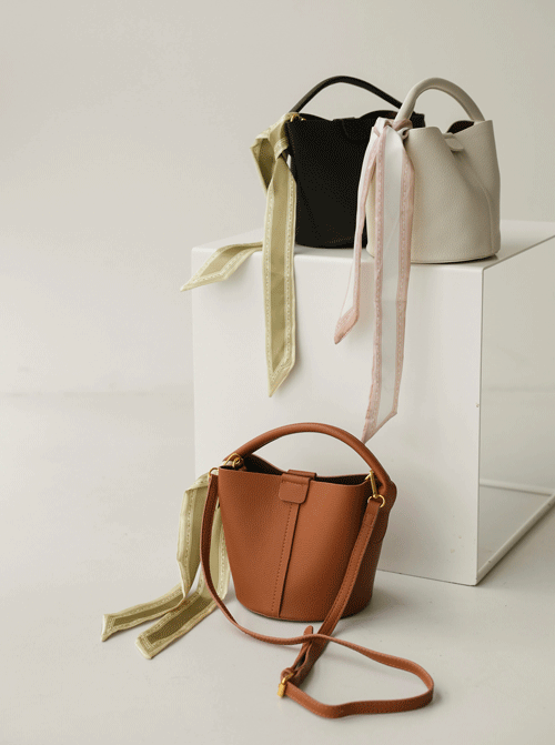 Lativ 圍巾和單肩包套裝 B731